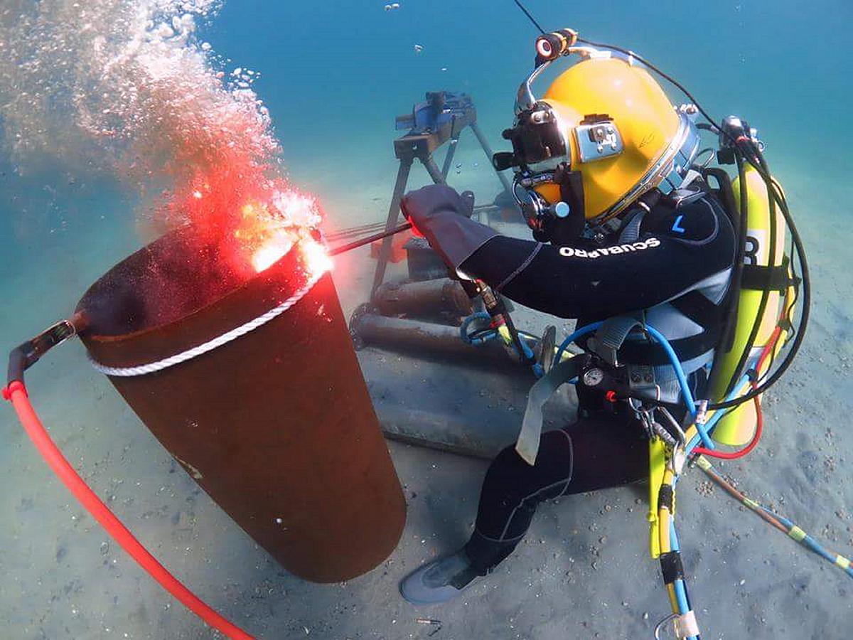 Commercial Divers Key to Pacific Towing’s Salvage Success